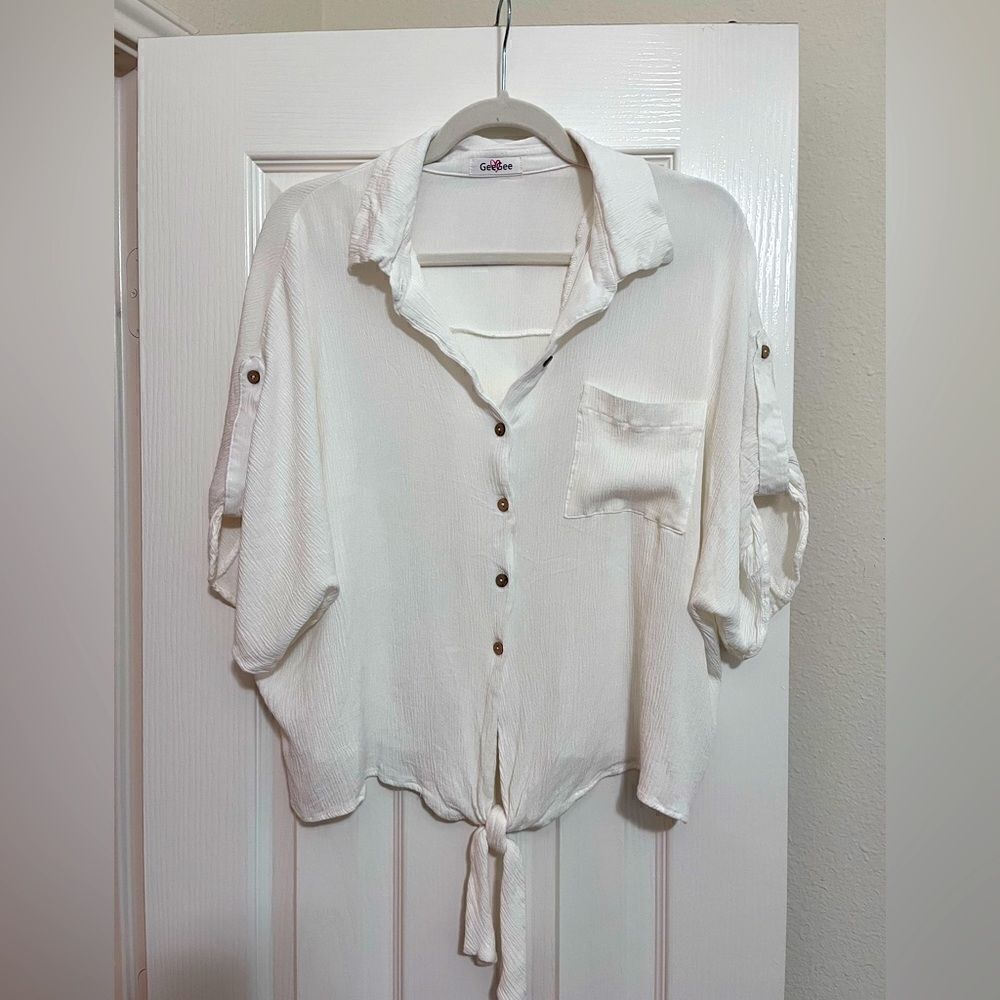 White collated tie front top